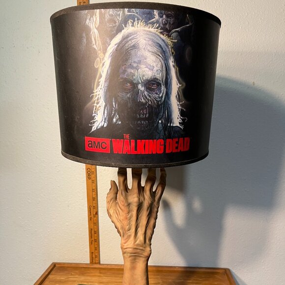 The Walking Dead AMC Zombie Hand Table Lamp w Shade - DEADSTOCK - Picture 2 of 8